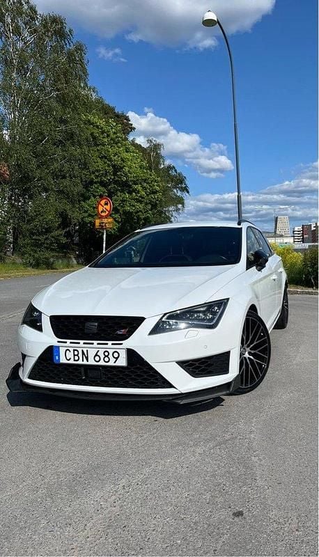 Vit Begagnad 2016 Cupra Leon Kombi | 189 000 kr (Superpris) - Bild 1/4