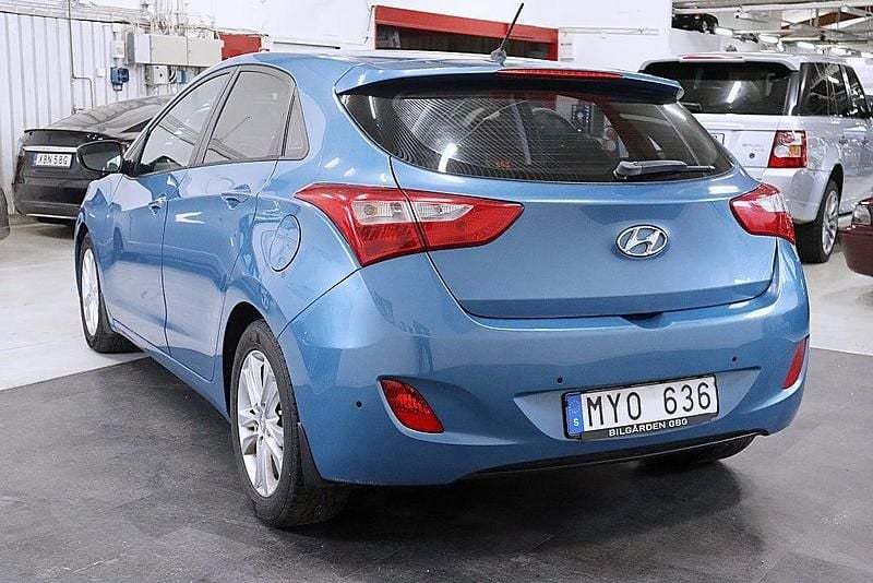 Begagnad Hyundai i30 Premium 110 HK (80 kW) 2012 Blå Halvkombi