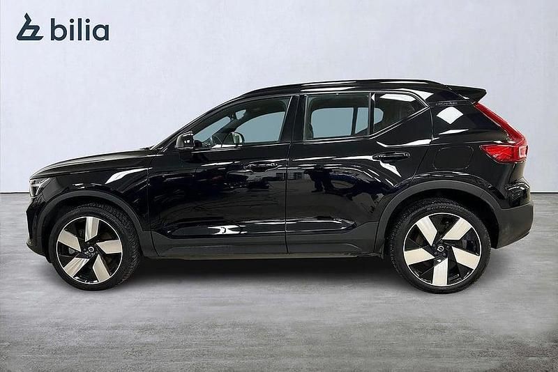 Begagnad Volvo XC40 Plus 185 kW (252 HK) 2022 Svart SUV