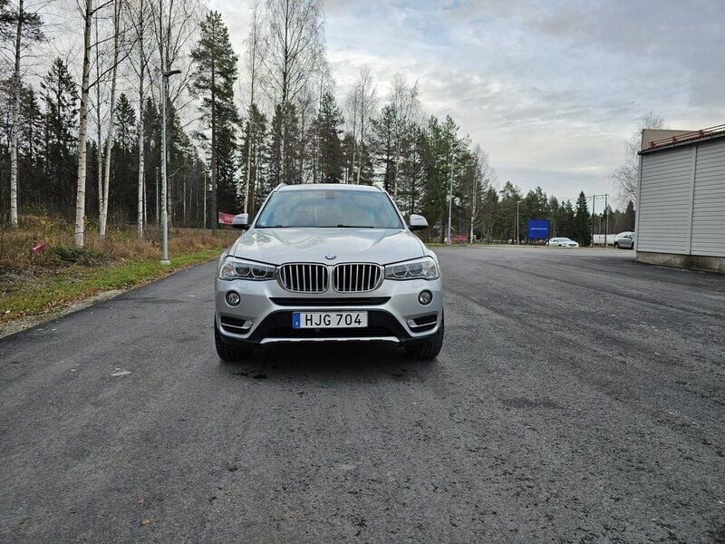 Silver Begagnad 2016 BMW X3 xLine SUV | 320 000 kr - Bild 1/4