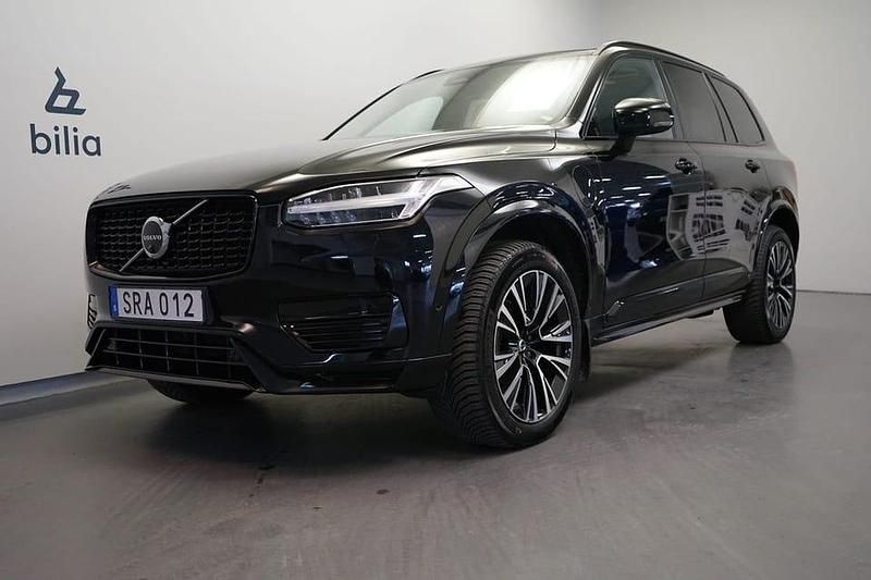 Svart Begagnad 2023 Volvo XC90 Plus SUV | 679 500 kr - Bild 1/3