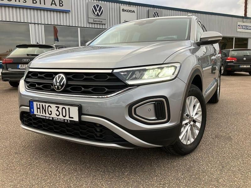 Begagnad VW T-Roc 150 HK (110 kW) 2024 Silver SUV