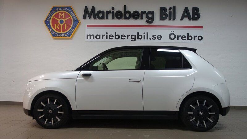 Vit Begagnad 2020 Honda e Advance Halvkombi | 229 900 kr (Dyr) - Bild 1/4