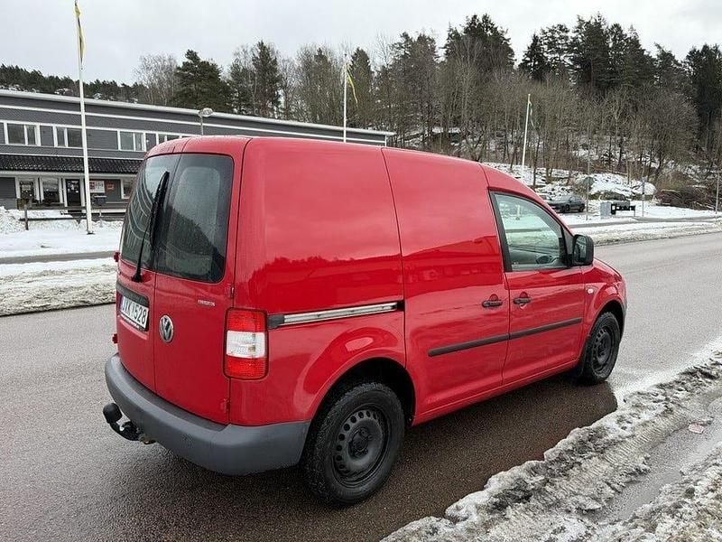 Begagnad VW Caddy 109 HK (80 kW) 2010 Röd Minibuss