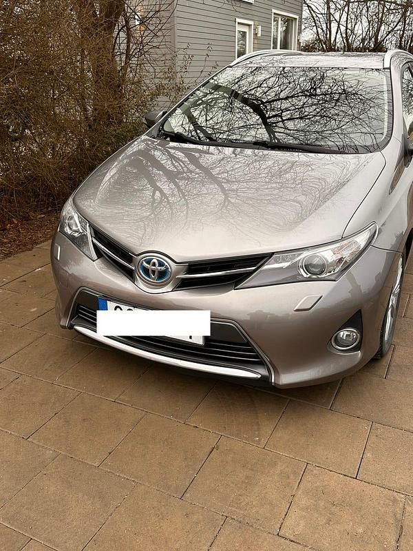 Begagnad Toyota Auris Touring Sports 136 HK (100 kW) 2015 Bronsfärgad Kombi