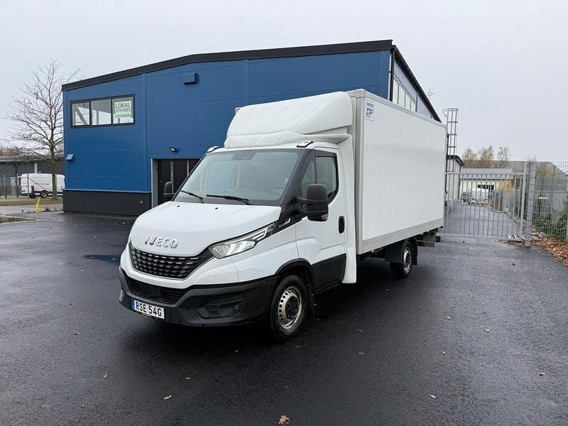 Vit Begagnad 2021 Iveco Daily Van | 239 900 kr (Superpris) - Bild 1/4