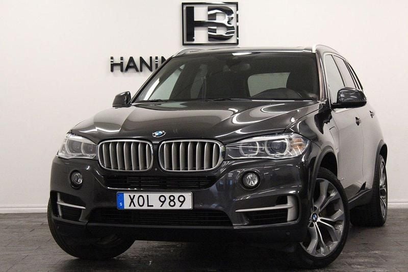 Grå Begagnad 2017 BMW X5 SUV | 329 900 kr (Marknadspris) - Bild 1/4