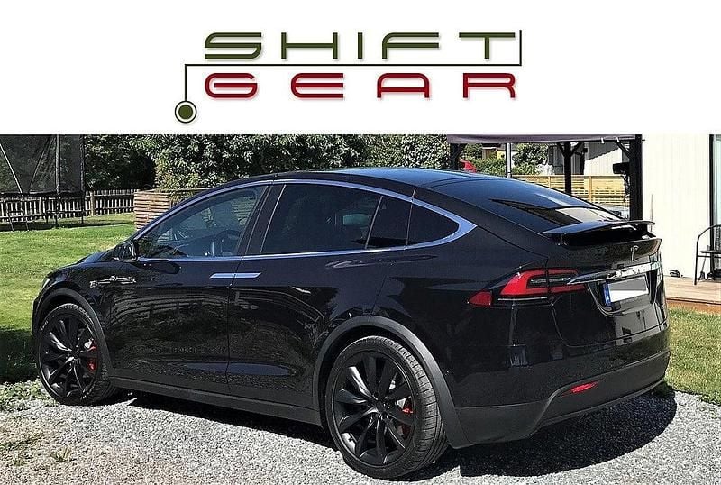 Svart solid | ultravit premium interiör Begagnad 2021 Tesla Model X SUV | 595 000 kr - Bild 1/4