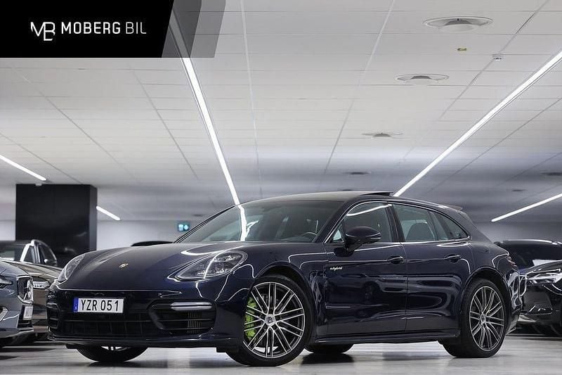 Blå Begagnad 2018 Porsche Panamera 4 Sport Turismo Sedan | 629 900 kr (Marknadspris) - Bild 1/2