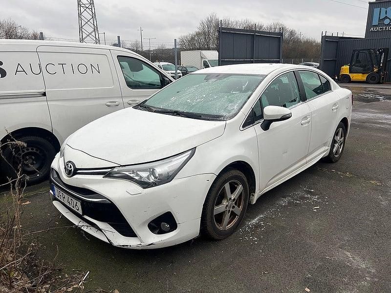 Begagnad Toyota Avensis Active 200 HK (147 kW) 2018 Vit Sedan