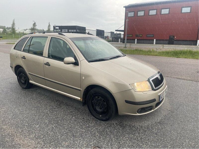 Brun Begagnad 2005 Skoda Fabia Kombi | 11 900 kr (Bra pris) - Bild 1/4