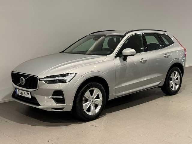 Silver Begagnad 2023 Volvo XC60 Core SUV | 439 500 kr (Bra pris) - Bild 1/3