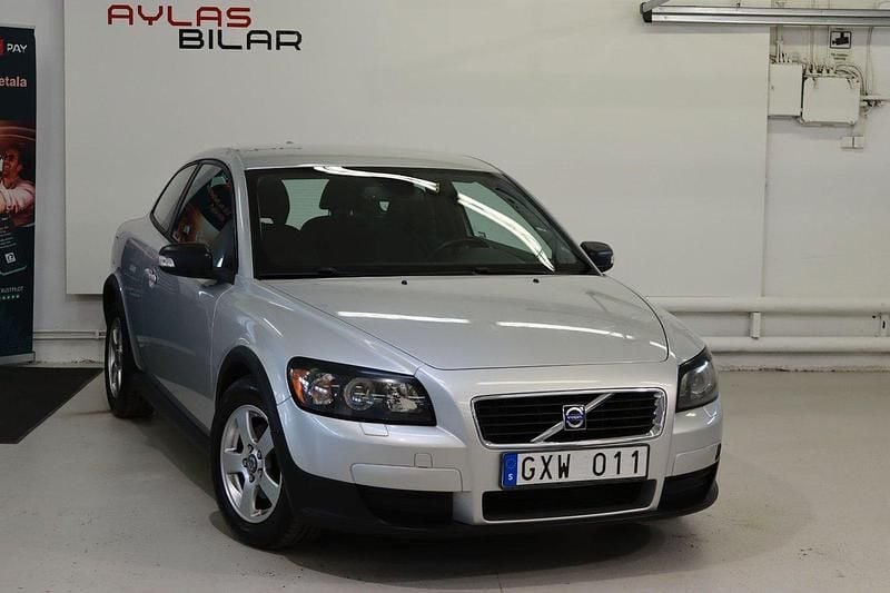 Ljusgrå (grå) Begagnad 2008 Volvo C30 Kinetic Halvkombi | 39 900 kr (Bra pris) - Bild 1/4