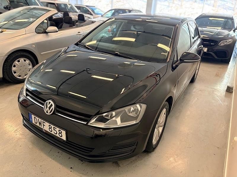 Begagnad VW Golf VII 105 HK (77 kW) 2013 Svart Halvkombi