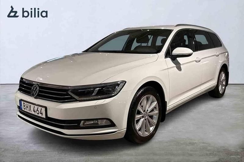 Vit Begagnad 2018 VW Passat Kombi | 144 900 kr (Marknadspris) - Bild 1/1