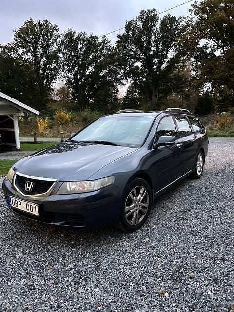 Grå Begagnad 2003 Honda Accord Sport Kombi | 19 000 kr (Superpris) - Bild 1/3