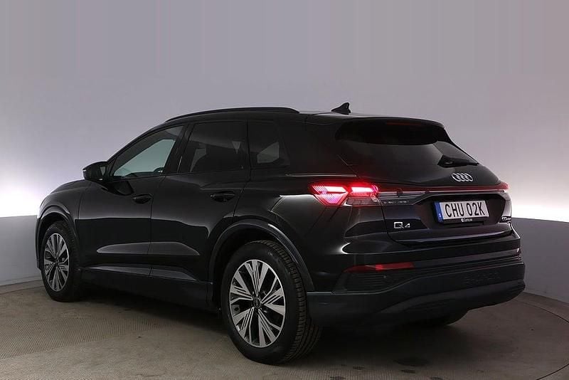 Begagnad Audi Q4 e-tron Proline 219 kW (299 HK) 2023 Svart SUV