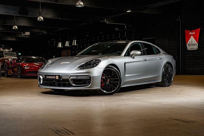 Begagnad 2022 Porsche Panamera GTS Sedan | 1 149 500 kr - Bild 1/4