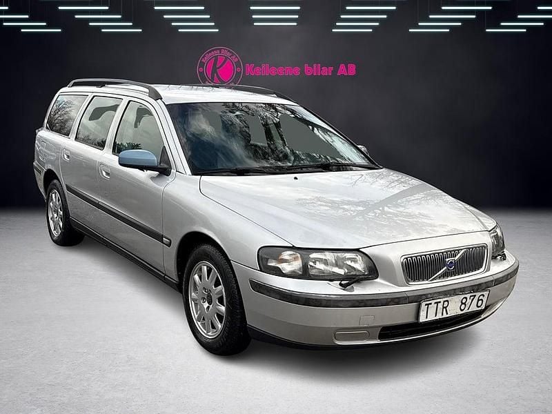 Begagnad Volvo V70 140 HK (102 kW) 2002 Grå Kombi