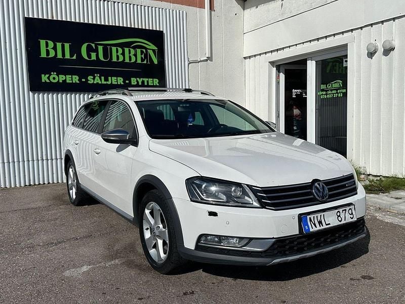 Vit Begagnad 2014 VW Passat Alltrack Kombi | 104 999 kr (Bra pris) - Bild 1/4