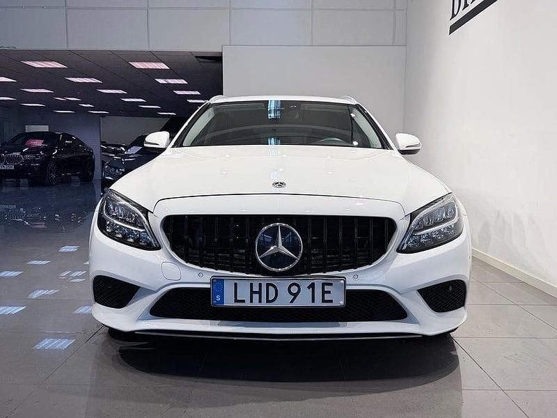 Begagnad Mercedes C220 Avantgarde 194 HK (142 kW) 2020 Vit Kombi
