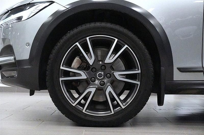 Begagnad Volvo V90 CC Inscription 235 HK (172 kW) 2017 Silver Kombi