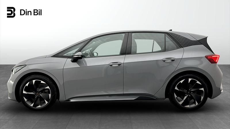 Begagnad Cupra Born e-Boost 169 kW (231 HK) 2023 Grå Halvkombi