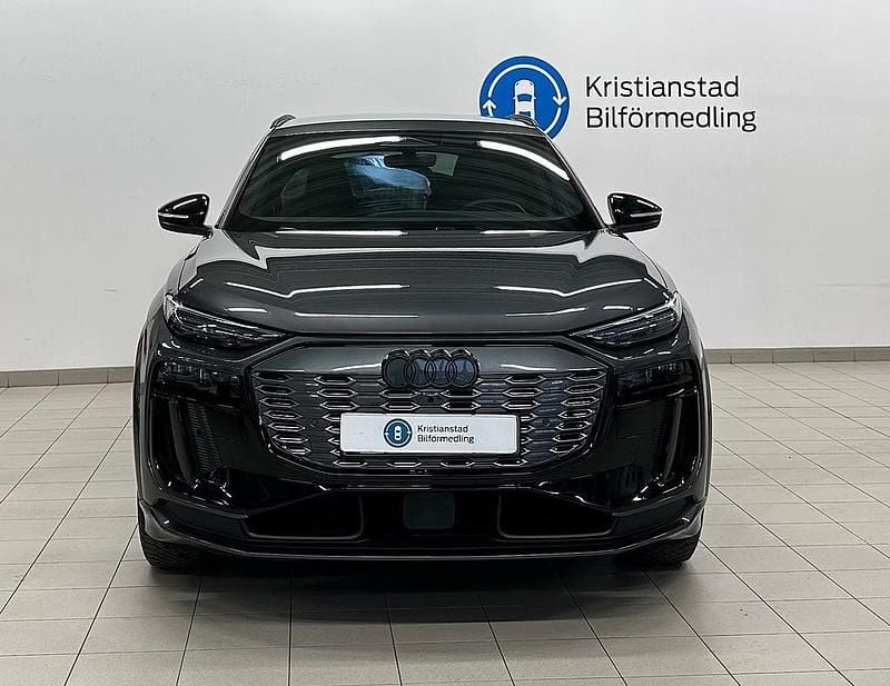 Begagnad Audi Q6 e-tron S-Line 284 kW (387 HK) 2025 Grå SUV