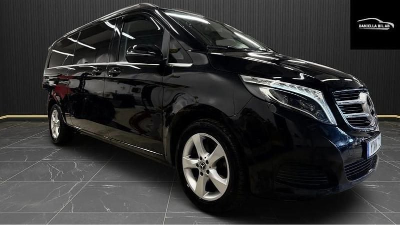 Begagnad Mercedes V250 Avantgarde 190 HK (139 kW) 2018 Svart Minibuss