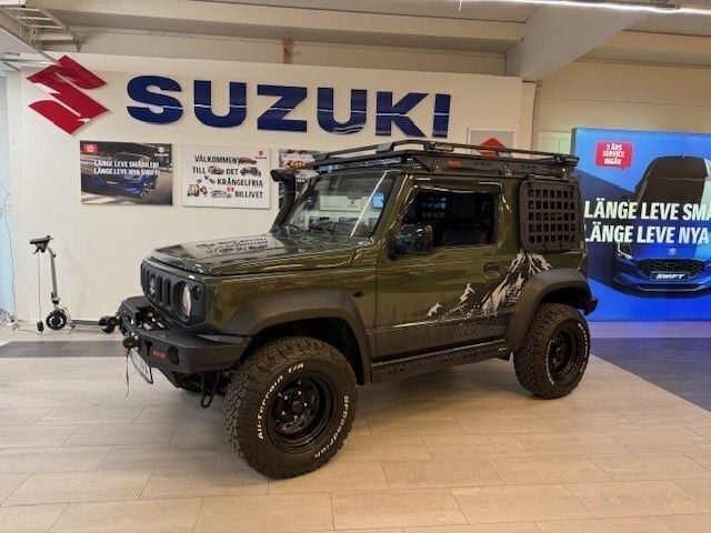 Grön Begagnad 2023 Suzuki Jimny SUV | 699 700 kr - Bild 1/4