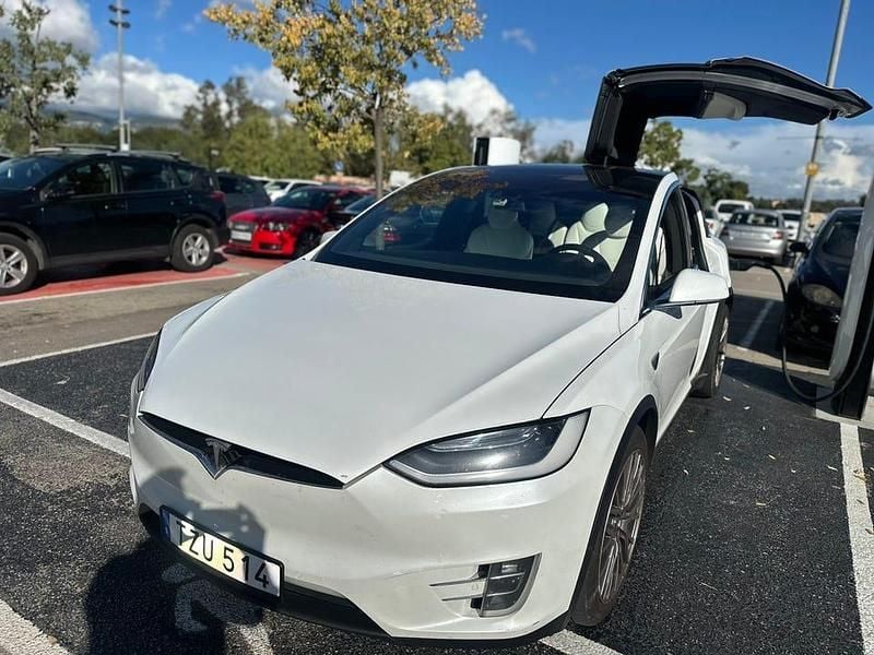 Pärlevit Begagnad 2016 Tesla Model X SUV | 299 000 kr - Bild 1/4