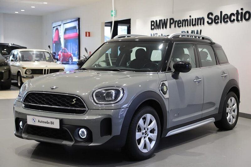 Grå Begagnad 2022 Mini Cooper Countryman SUV | 299 000 kr (Marknadspris) - Bild 1/3