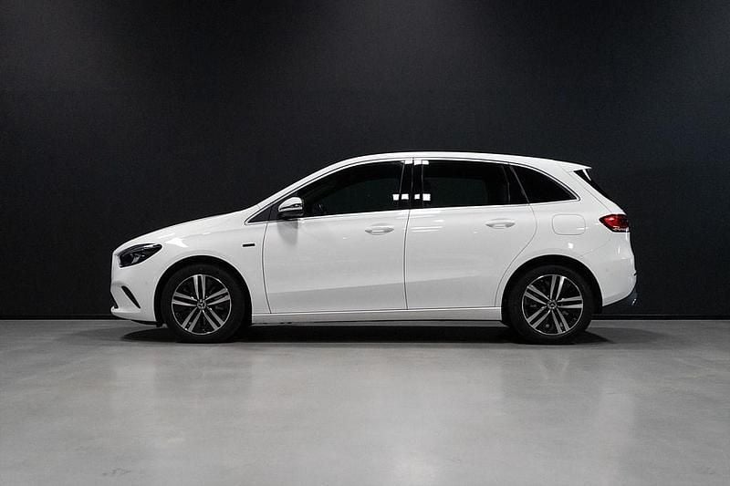 Begagnad Mercedes B250e 2021 Vit Minibuss