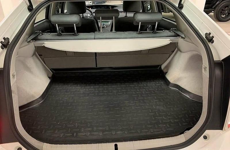 Begagnad Toyota Prius 2010 Vit Halvkombi