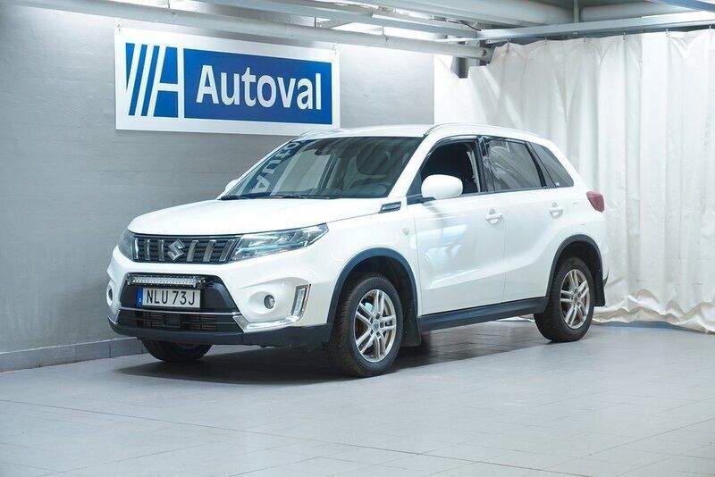 Vit Begagnad 2021 Suzuki Vitara SUV | 194 700 kr - Bild 1/4
