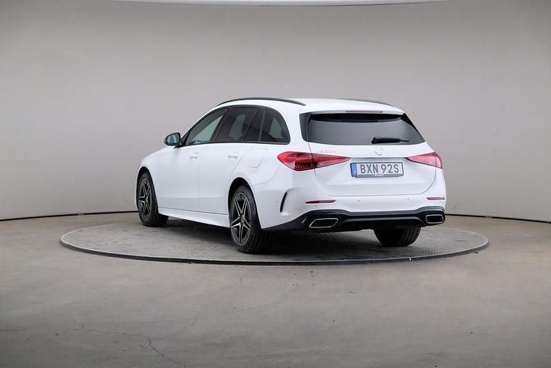 Begagnad Mercedes 300 AMG line 313 HK (230 kW) 2023 Vit Kombi