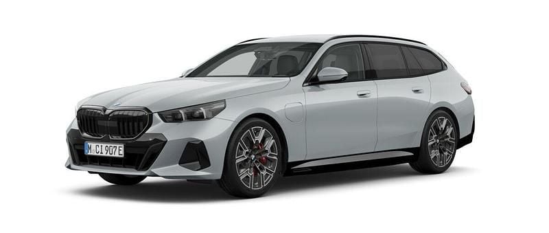 Ny 2025 BMW 530e Comfort Edition Kombi | 793 300 kr (Marknadspris) - Bild 1/4