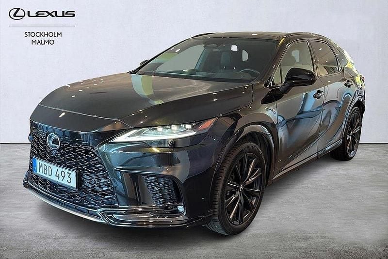 Svart Begagnad 2023 Lexus RX500h Sport Line SUV | 799 000 kr - Bild 1/4