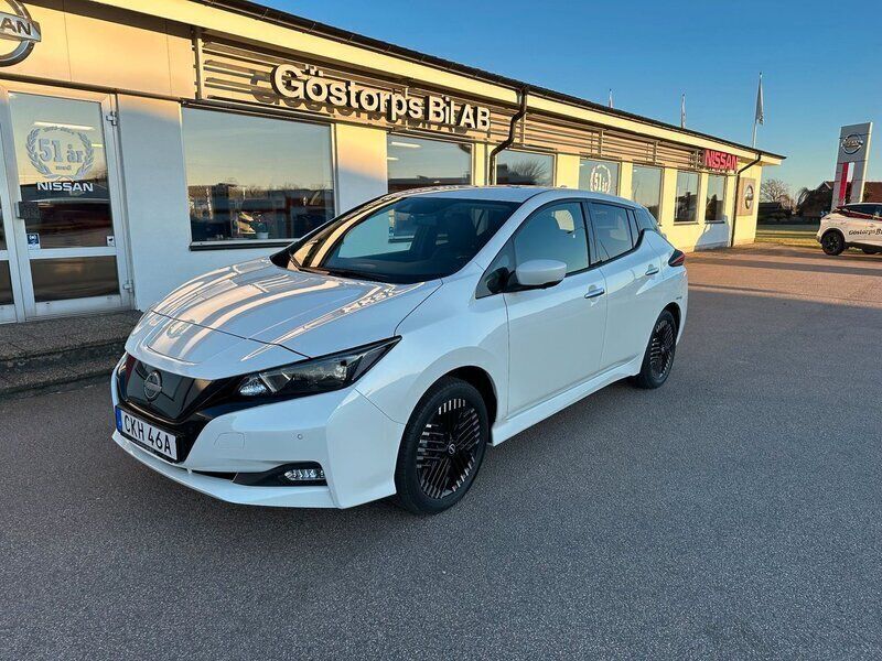 Vit Begagnad 2022 Nissan Leaf Tekna Halvkombi | 349 900 kr - Bild 1/4