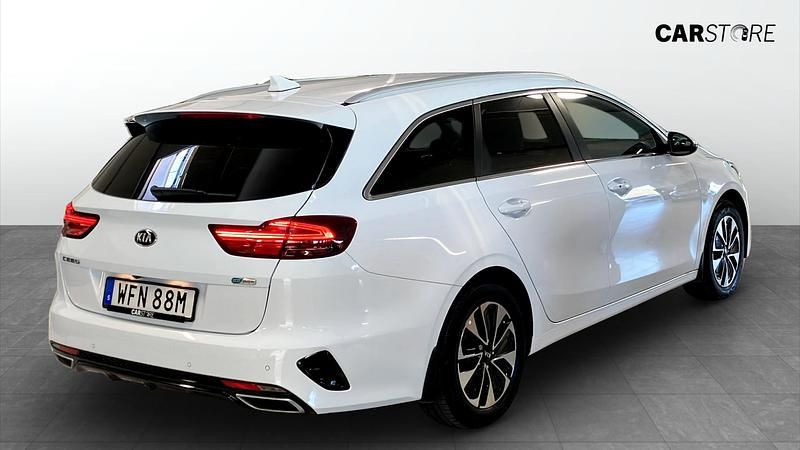 Begagnad Kia Ceed Sportswagon 2021 Vit Kombi