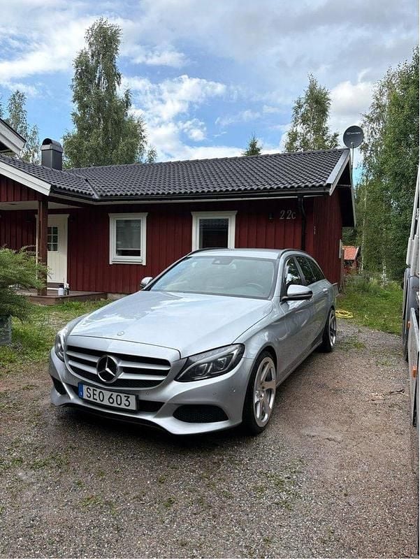Silver Begagnad 2015 Mercedes C220 Kombi | 155 000 kr (Marknadspris) - Bild 1/4