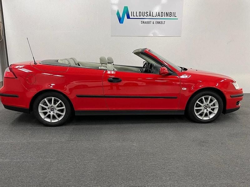 Röd Begagnad 2004 Saab 9-3 Cabriolet Linear Cab | 159 000 kr (Dyr) - Bild 1/4