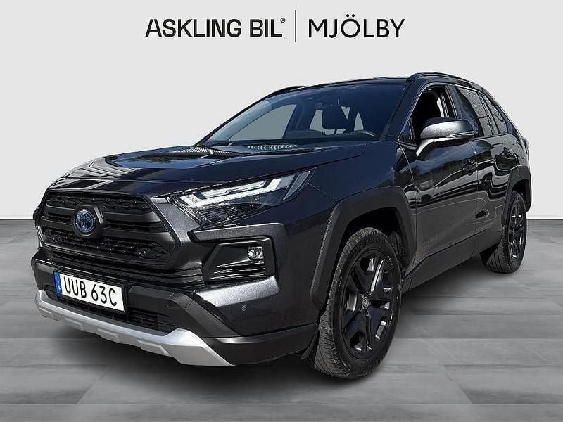 Mörkgrå Begagnad 2024 Toyota RAV4 Hybrid SUV | 449 000 kr (Bra pris) - Bild 1/4