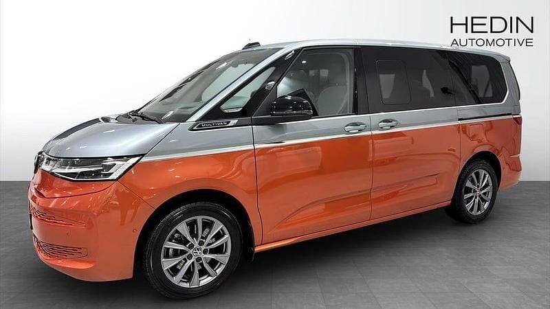 Begagnad VW Multivan 150 HK (110 kW) 2023 Orange Van