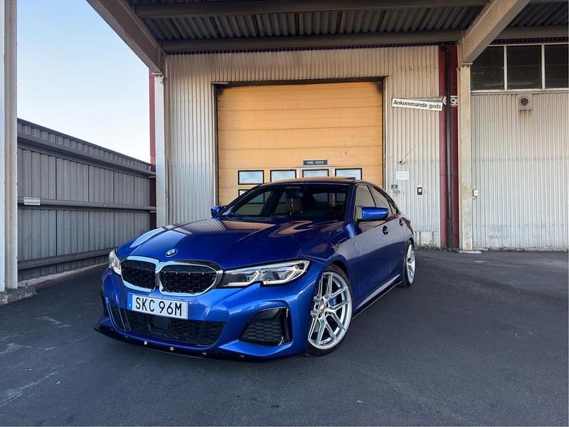 Blå Begagnad 2020 BMW M340 M Sport Sedan | 599 900 kr (Marknadspris) - Bild 1/4
