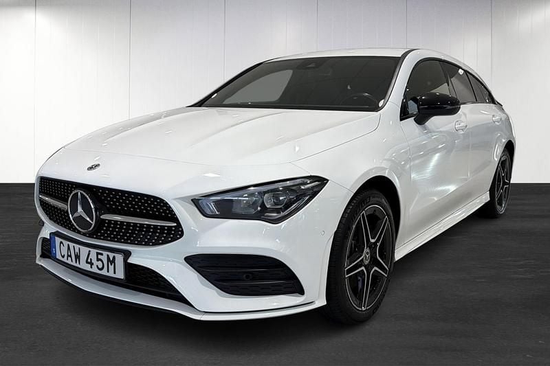 Svart Begagnad 2021 Mercedes CLA250e AMG Sedan | 269 900 kr (Marknadspris) - Bild 1/4