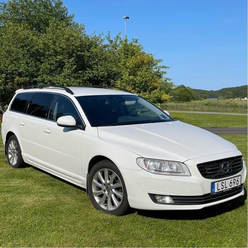 Vit Begagnad 2016 Volvo V70 Momentum Kombi | 109 900 kr (Marknadspris) - Bild 1/4