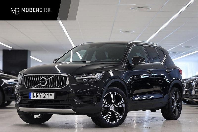 Svart Begagnad 2022 Volvo XC40 Inscription SUV | 339 900 kr (Marknadspris) - Bild 1/3