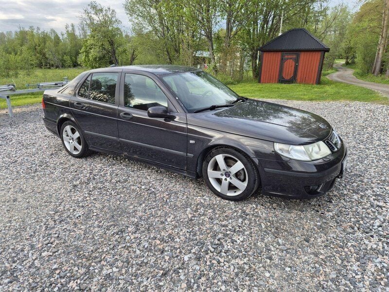 Svart Begagnad 2004 Saab 9-5 Aero Sedan | 28 500 kr (Marknadspris) - Bild 1/4