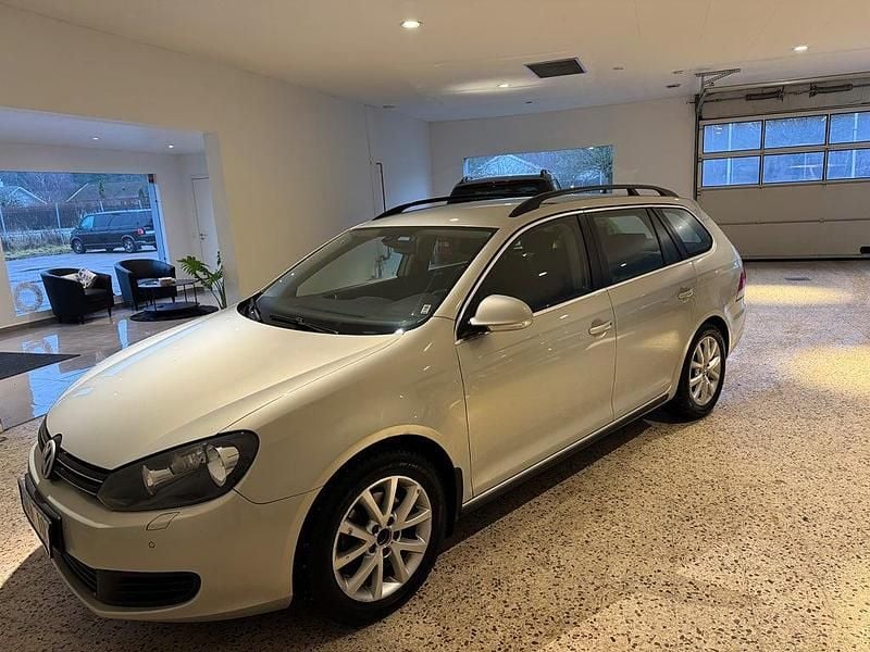 Brun Begagnad 2010 VW Golf VI Kombi | 38 900 kr (Superpris) - Bild 1/4